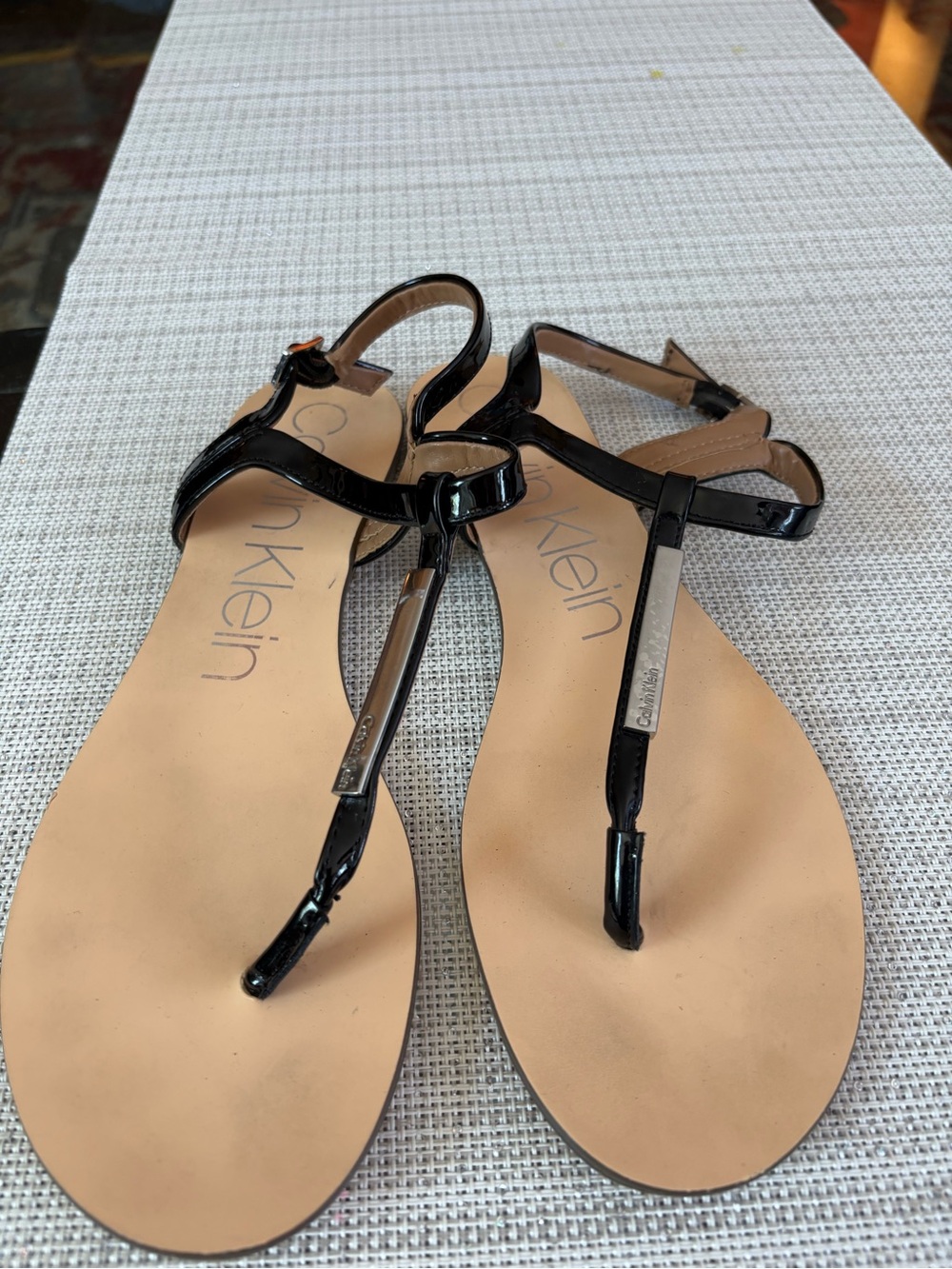 Calvin Klein Black Patent T-Strap Flat Sandals size 10